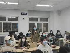  萨马兰奇出席冠军论坛 